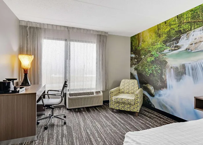 Clarion Pointe Near Erie Casino